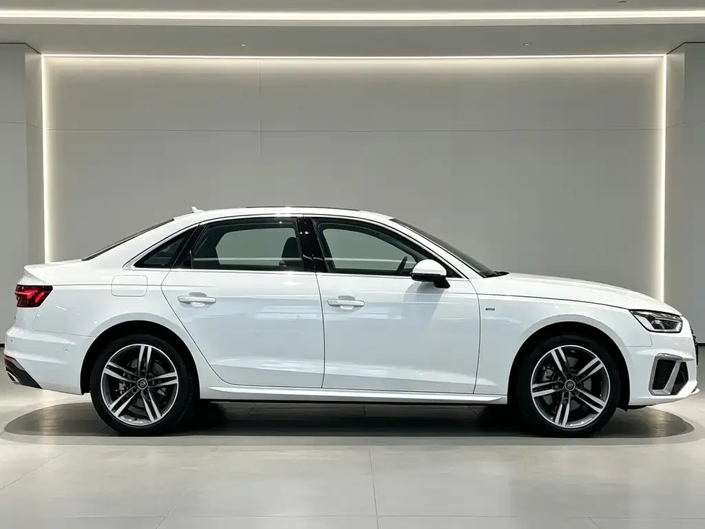 Audi A4L — фото 2