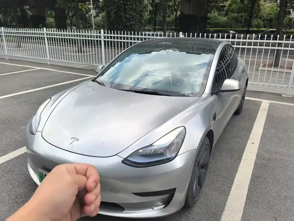 Tesla Model 3 — фото 4