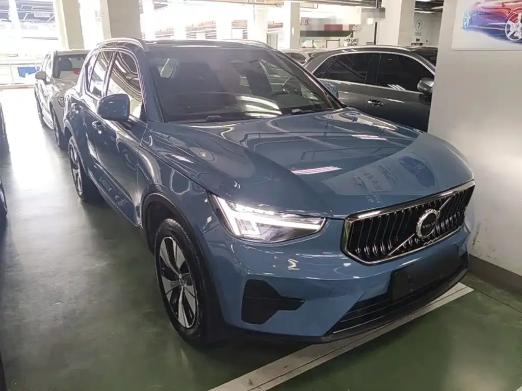 Volvo XC40 — фото 2