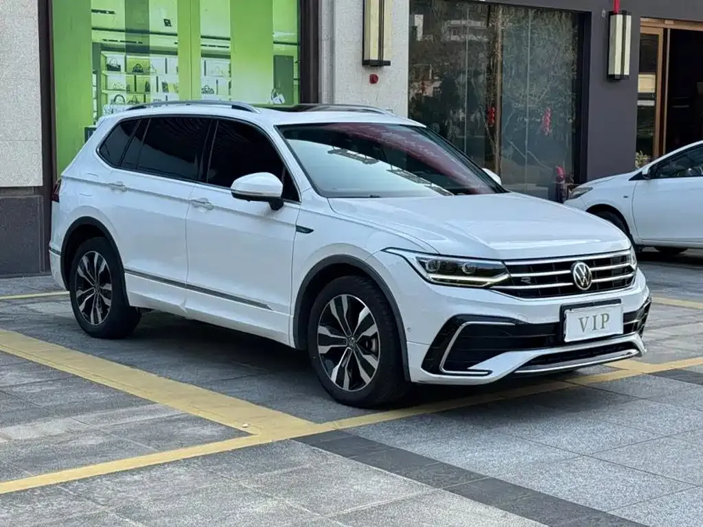 Volkswagen Tiguan L — фото 3