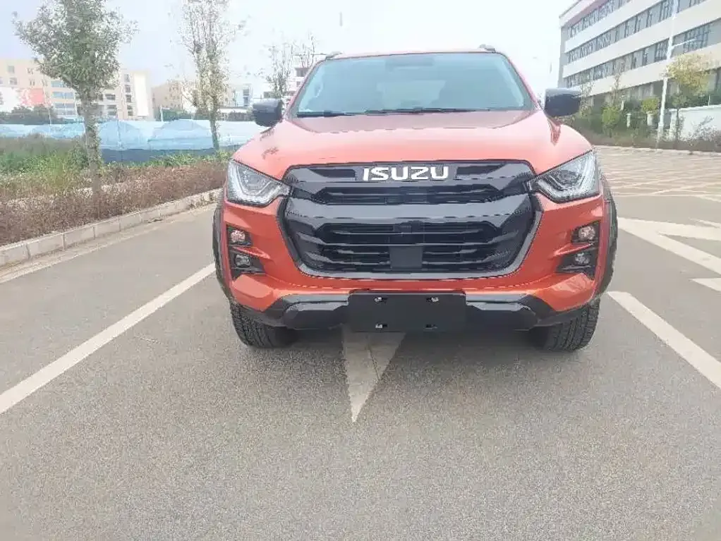 Isuzu D-MAX — фото 8
