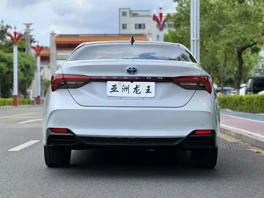 Toyota Avalon — фото 4