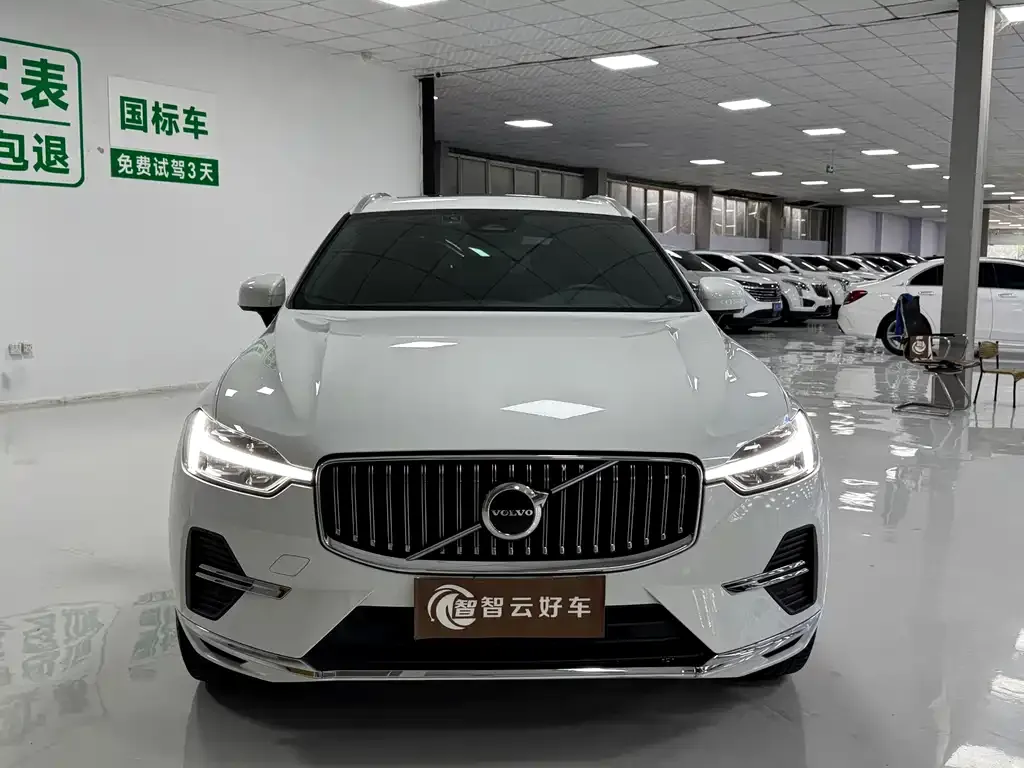 Volvo XC60 — фото 2