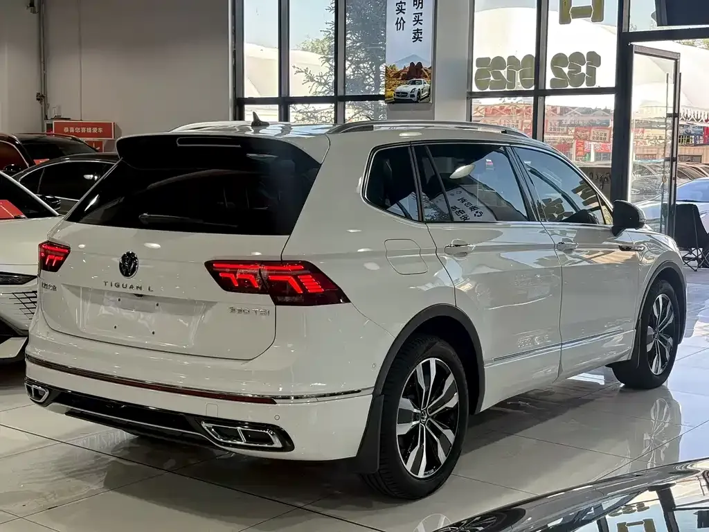 Volkswagen Tiguan L — фото 5