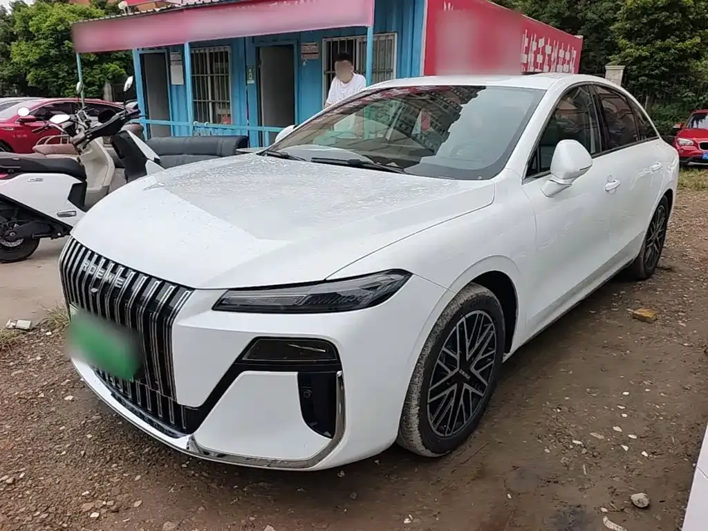 Roewe M7 DMH — фото 1