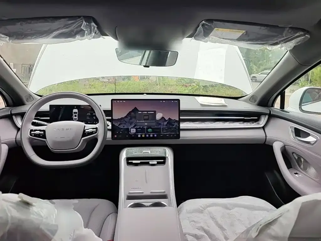 Roewe M7 DMH — фото 10