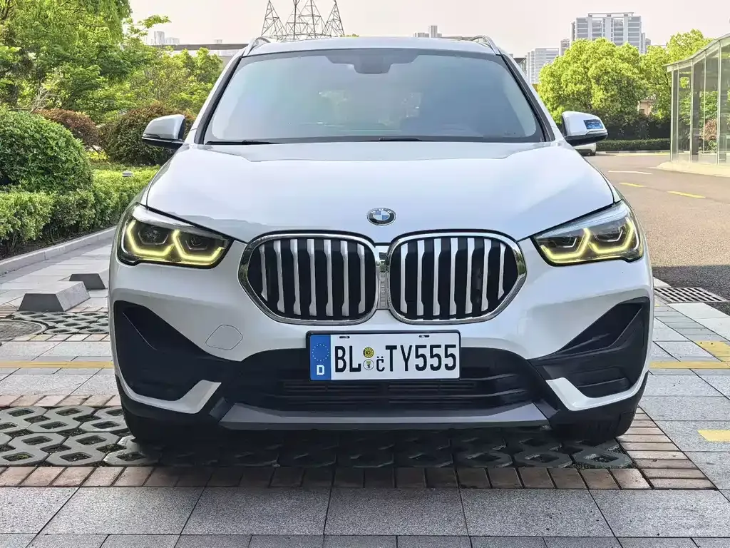 BMW X1 — фото 8