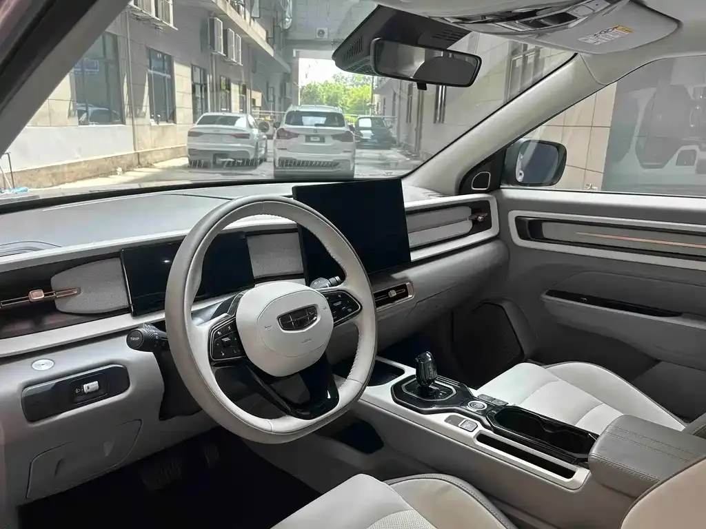 Geely Icon — фото 7