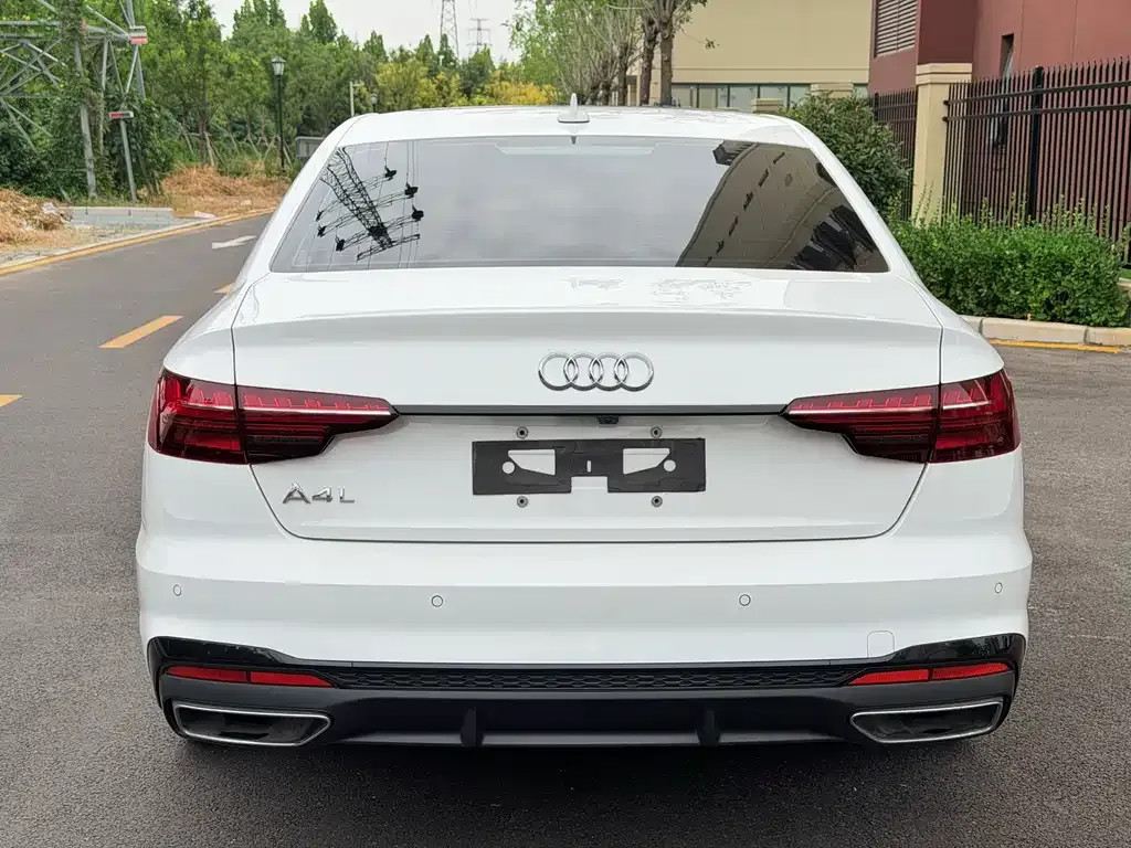 Audi A4L — фото 3