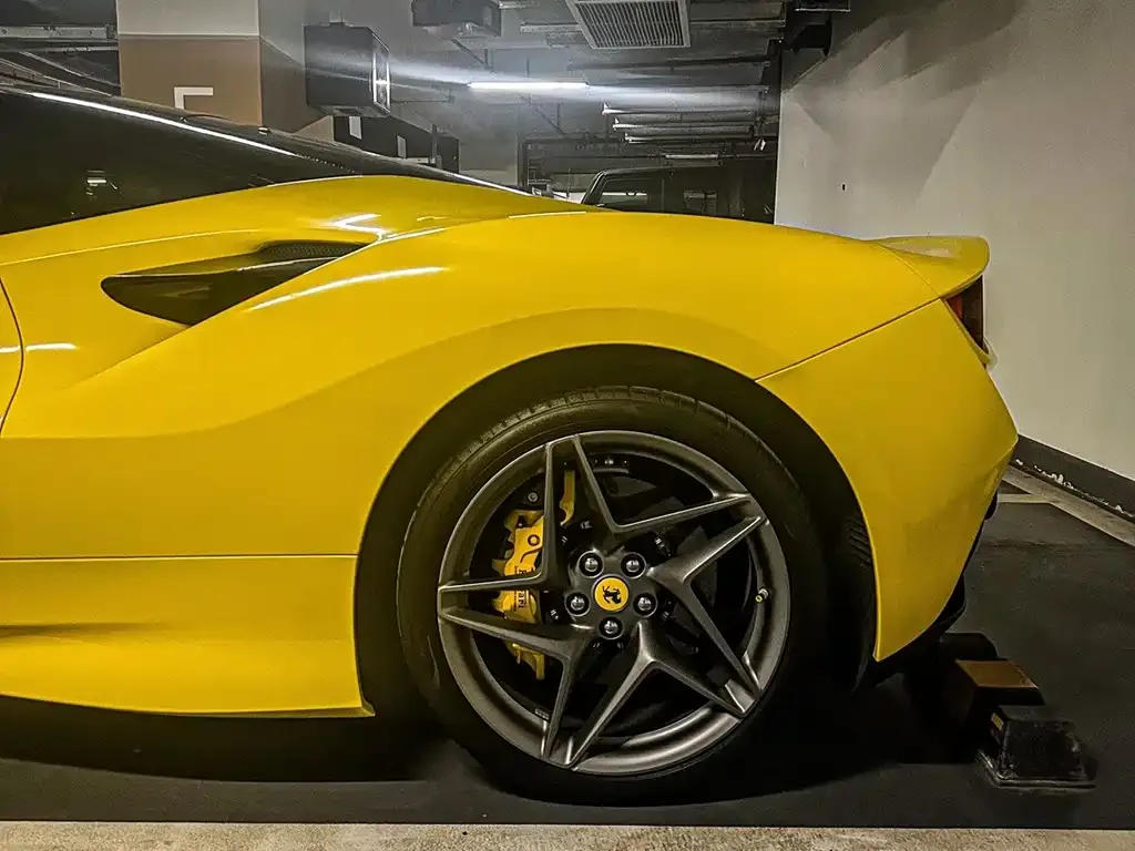 Ferrari F8 — фото 8