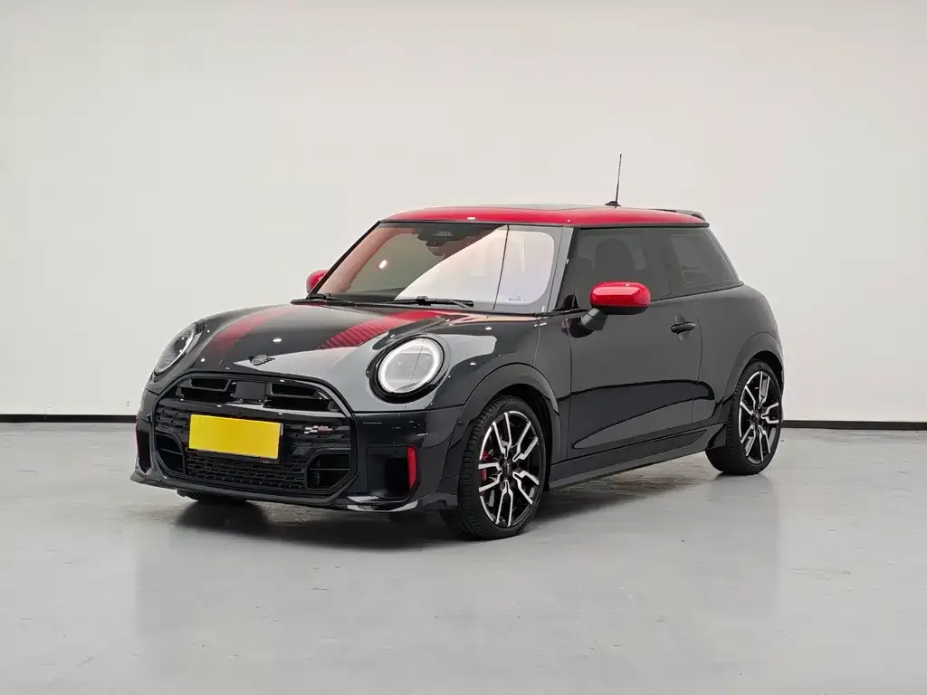 MINI JCW (John Cooper Works) — фото 1