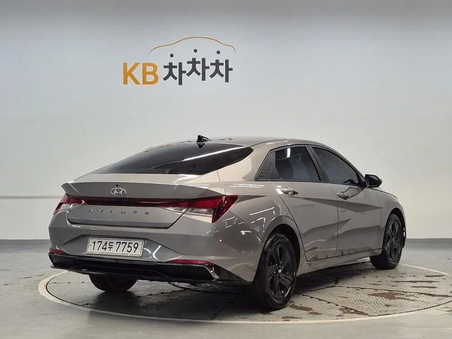 Hyundai AVANTE — фото 3
