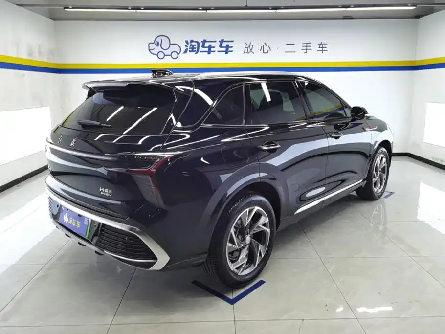 Hongqi HS3 PHEV — фото 8