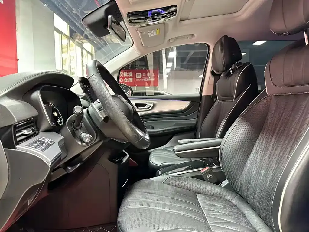 Roewe iMAX8 — фото 2