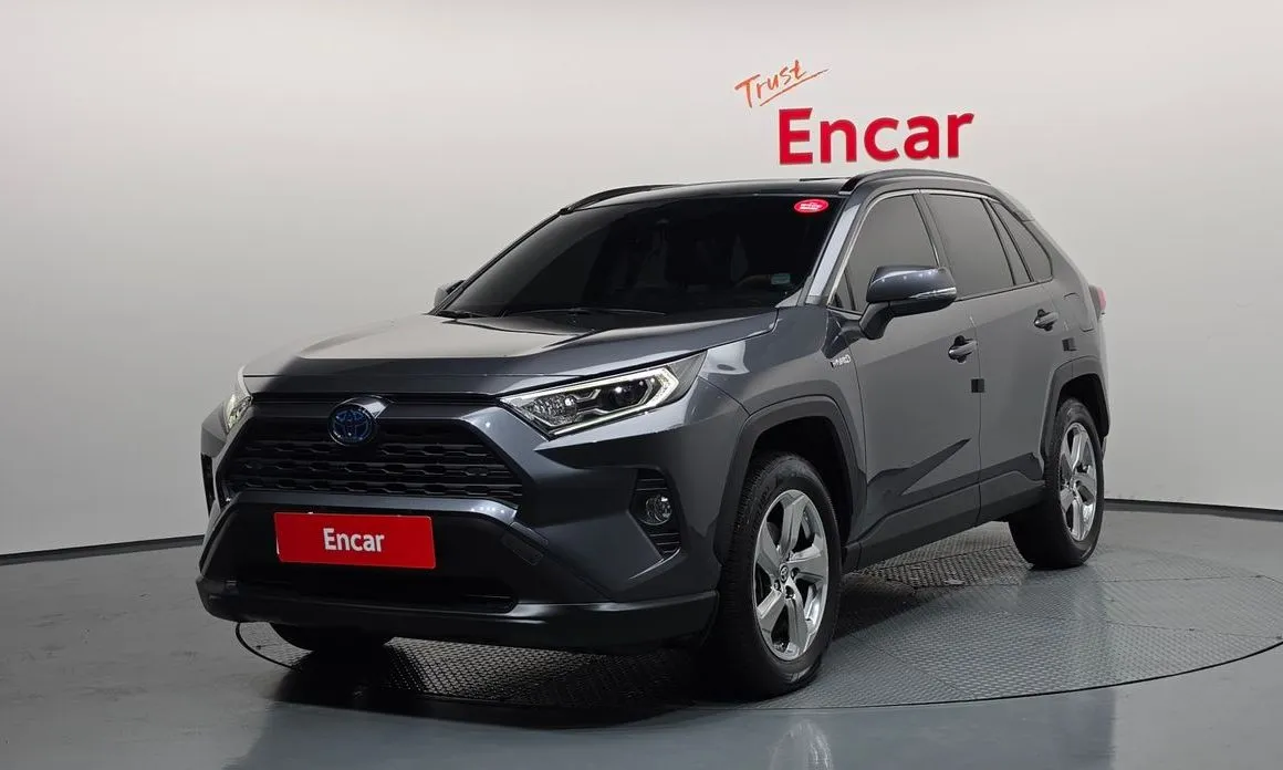 Toyota RAV4 — фото 1