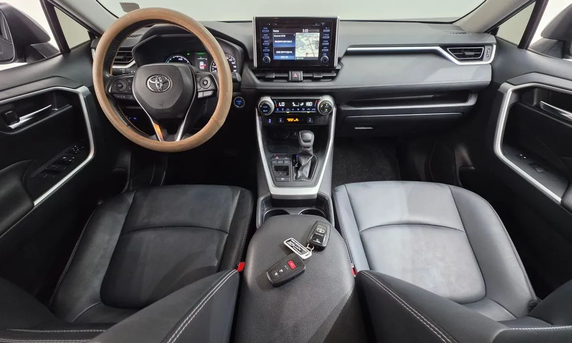 Toyota RAV4 — фото 10