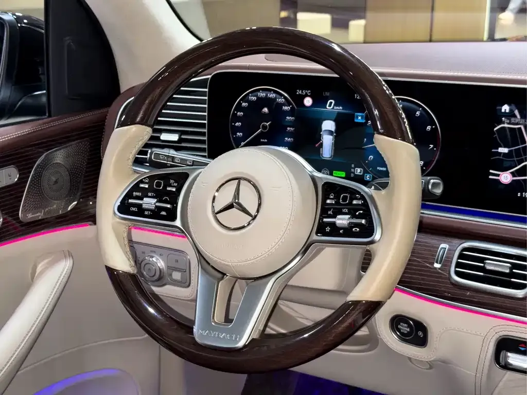 Mercedes-Benz GLS — фото 9