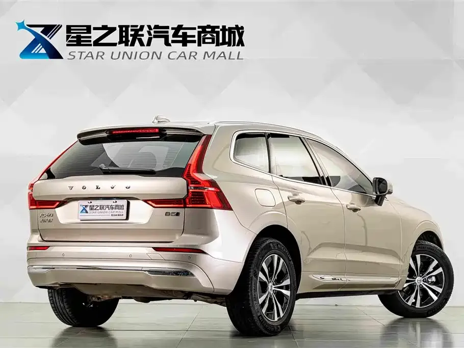 Volvo XC60 — фото 7
