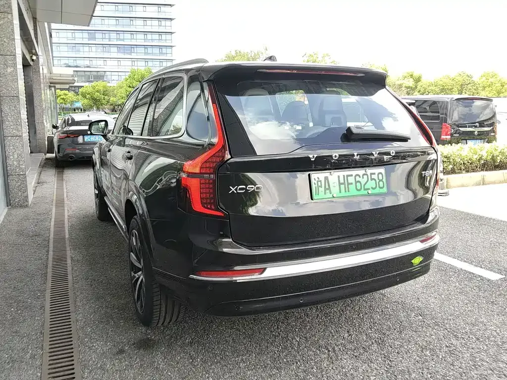 Volvo XC90 PHEV — фото 10