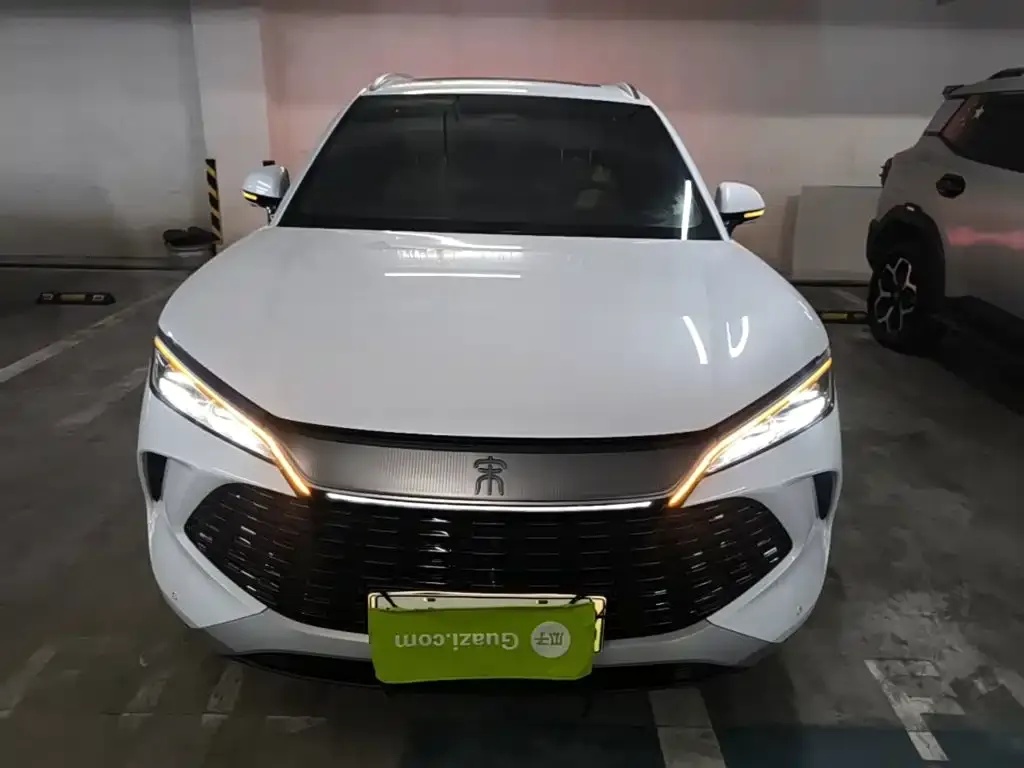 BYD L DM-i — фото 9