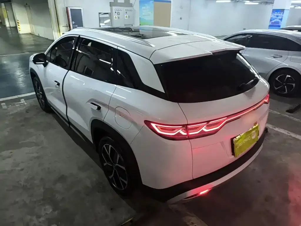 BYD L DM-i — фото 2