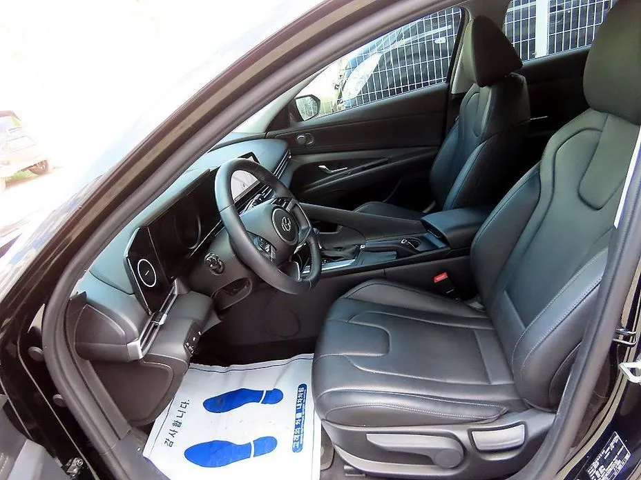 Hyundai AVANTE — фото 4