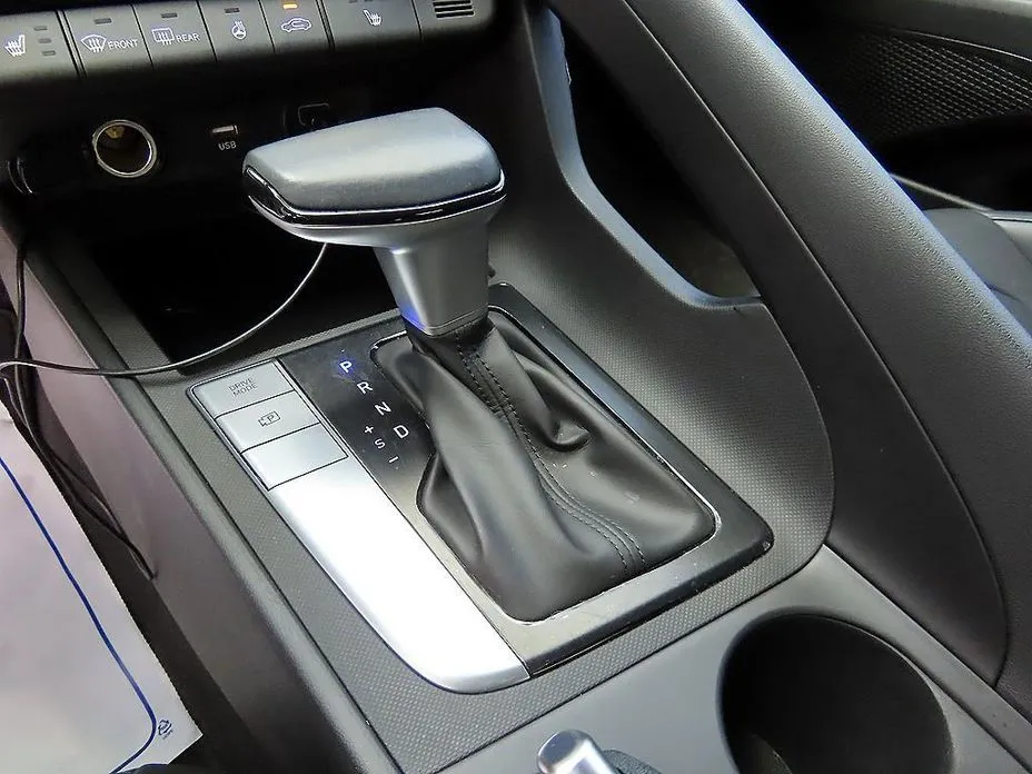 Hyundai AVANTE — фото 2