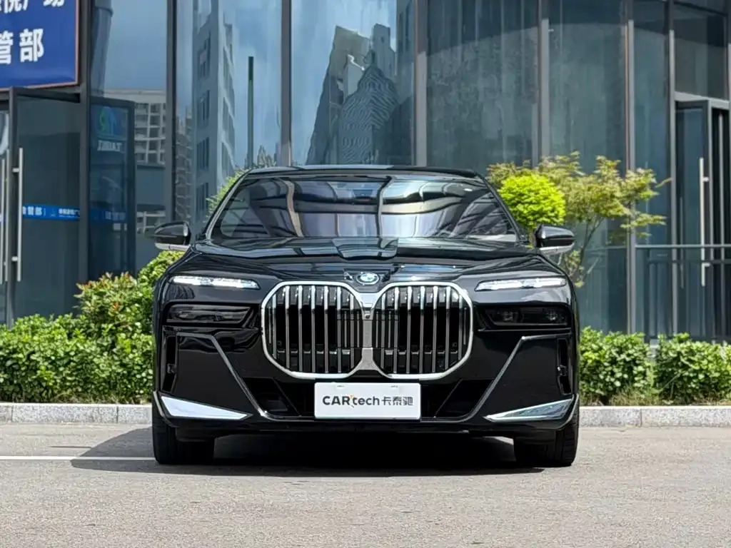 BMW 7 Series — фото 2
