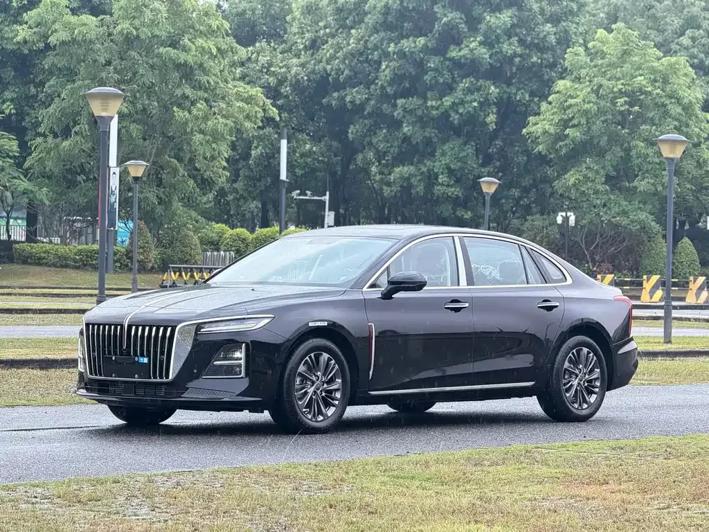Hongqi H5 — фото 1