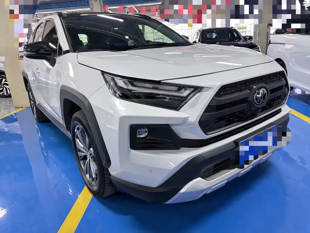 Toyota RAV4 — фото 8