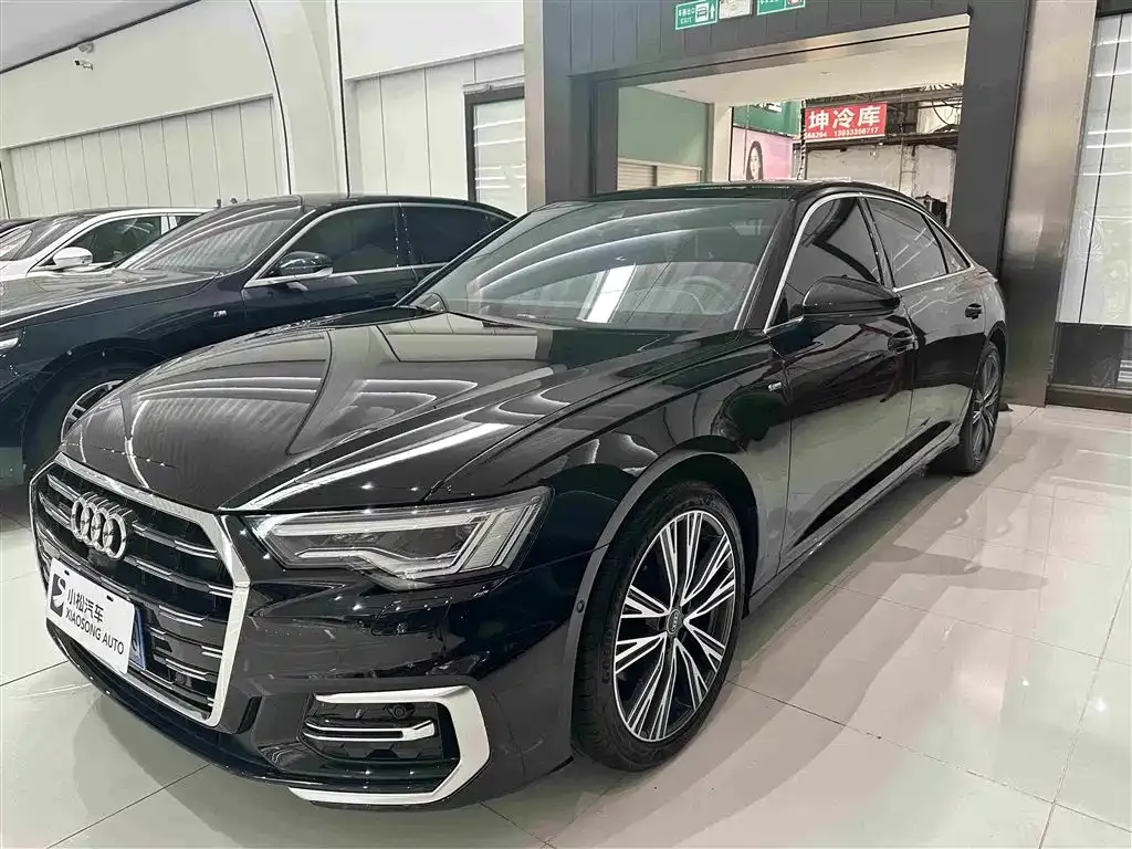 Audi A6L — фото 1