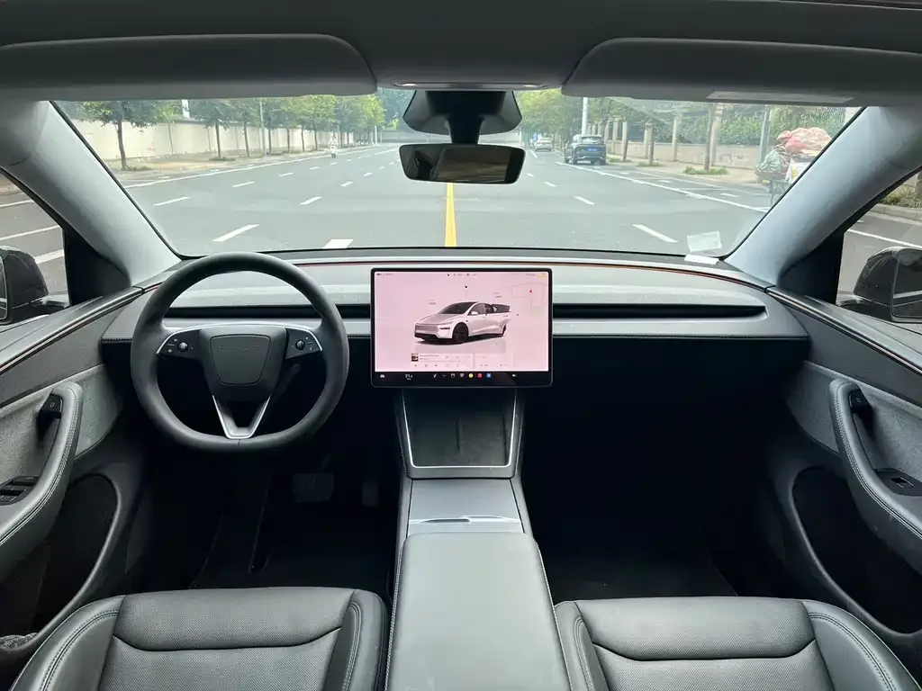 Tesla Model Y — фото 4