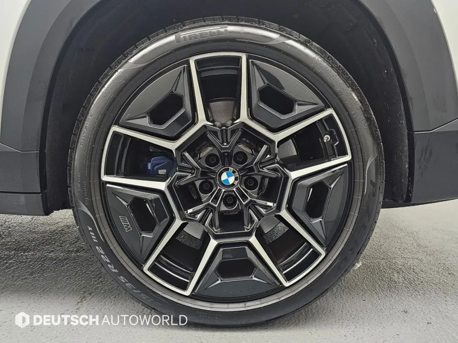 BMW XM — фото 10