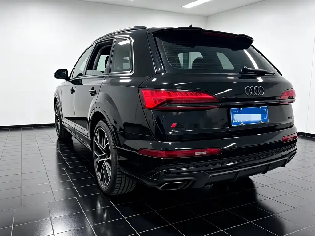 Audi Q7 — фото 6