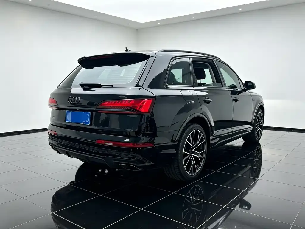 Audi Q7 — фото 7