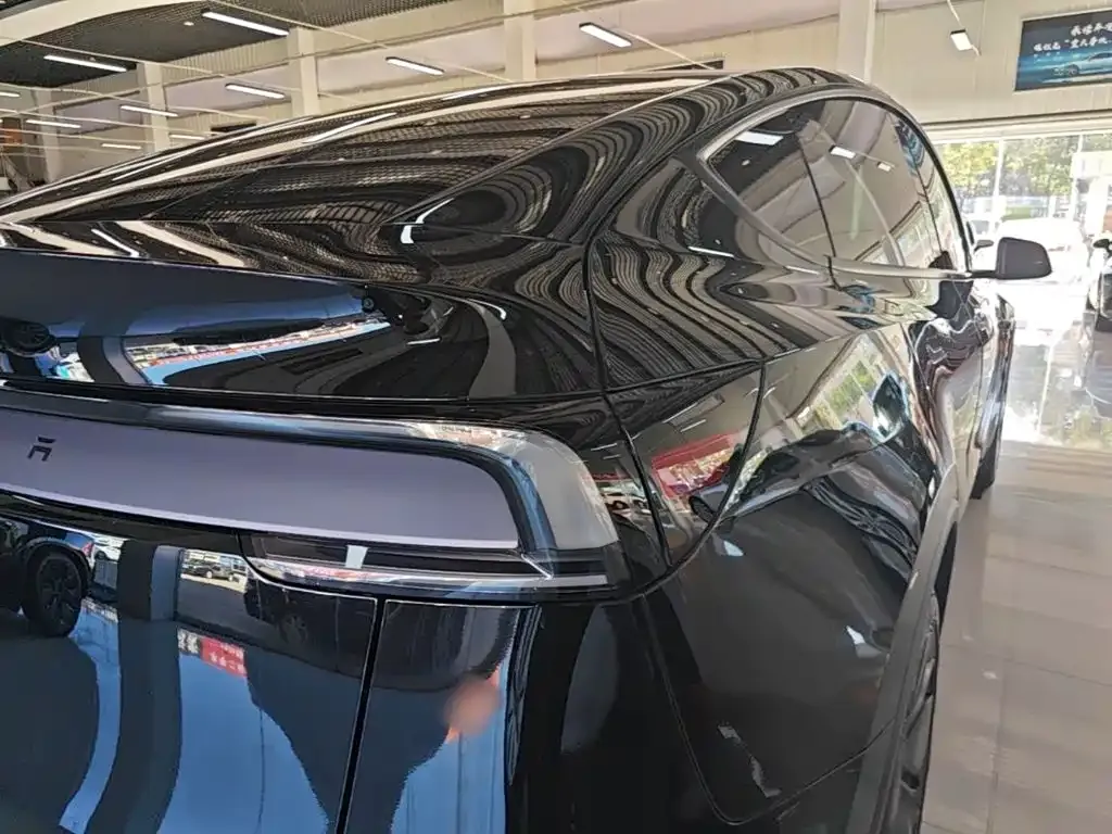 Tesla Model Y — фото 5