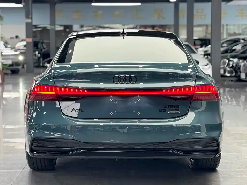 Audi A7L — фото 6