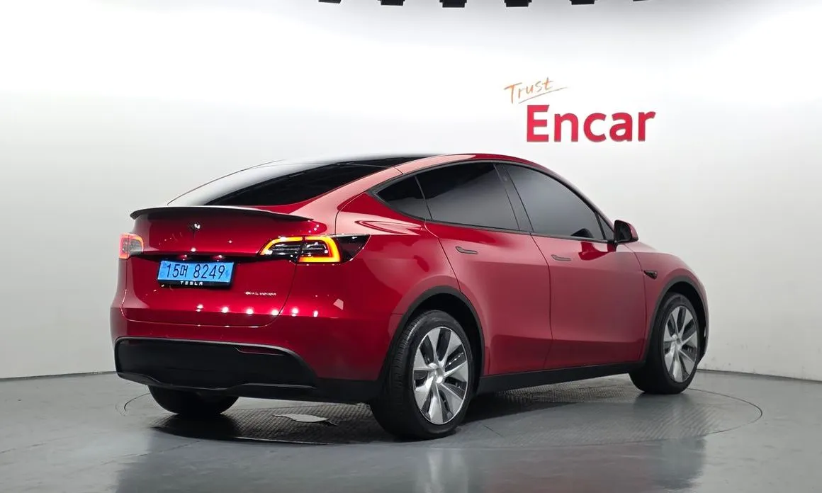 Tesla Model Y — фото 5