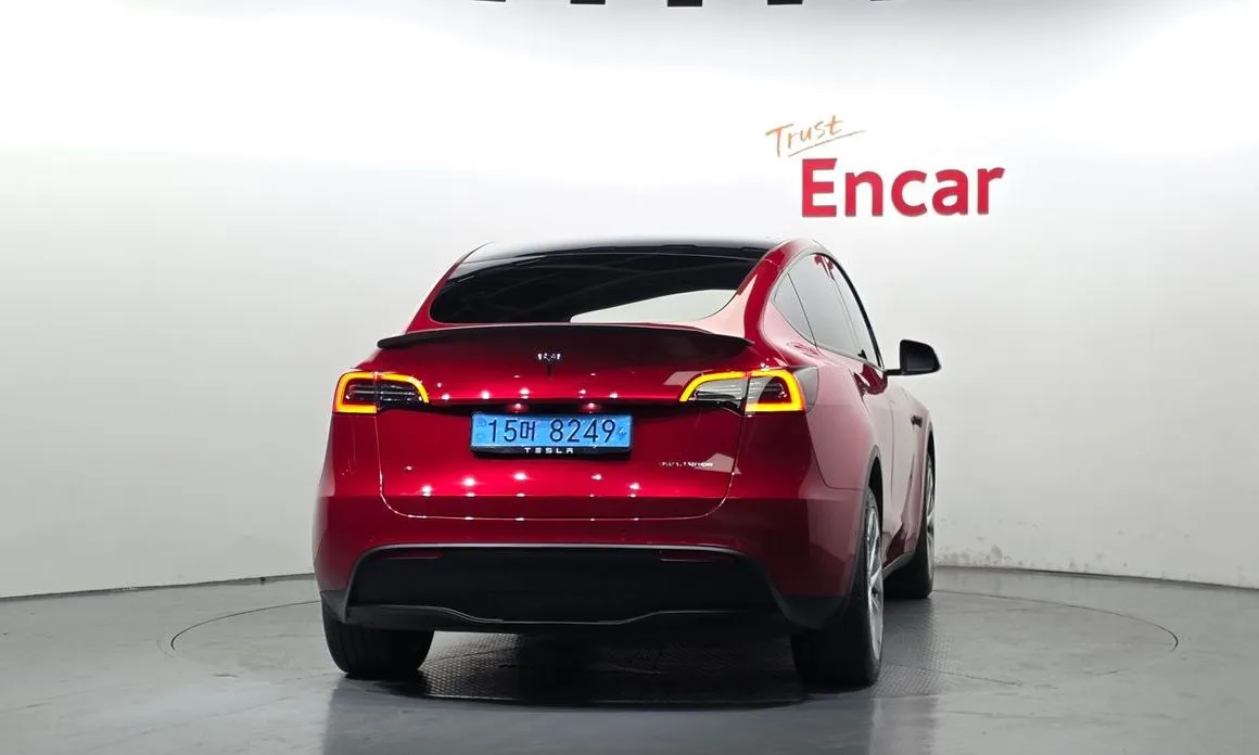 Tesla Model Y — фото 3