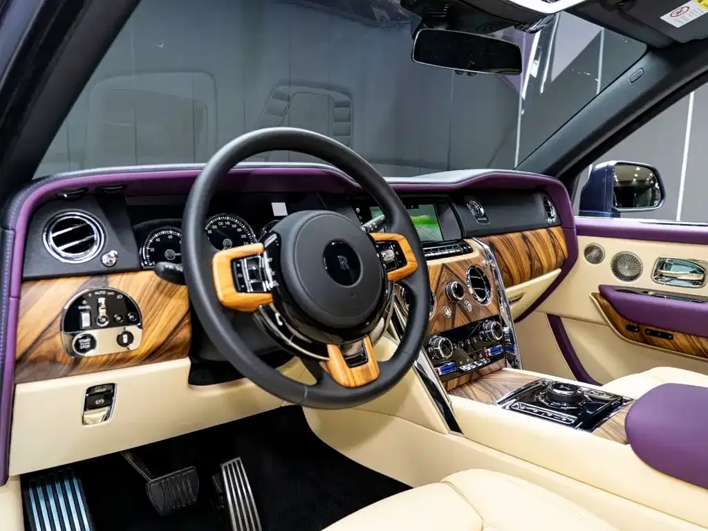 Rolls-Royce Cullinan — фото 10