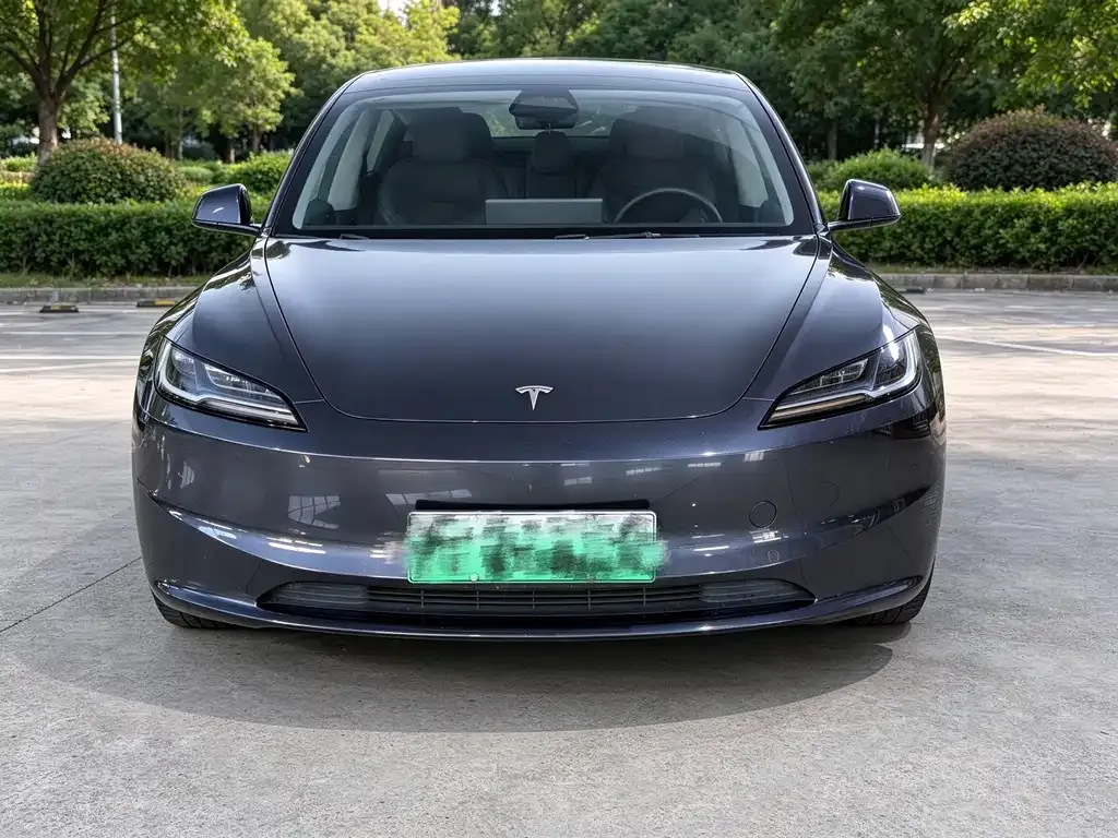 Tesla Model 3 — фото 9