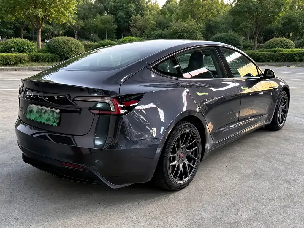 Tesla Model 3 — фото 6