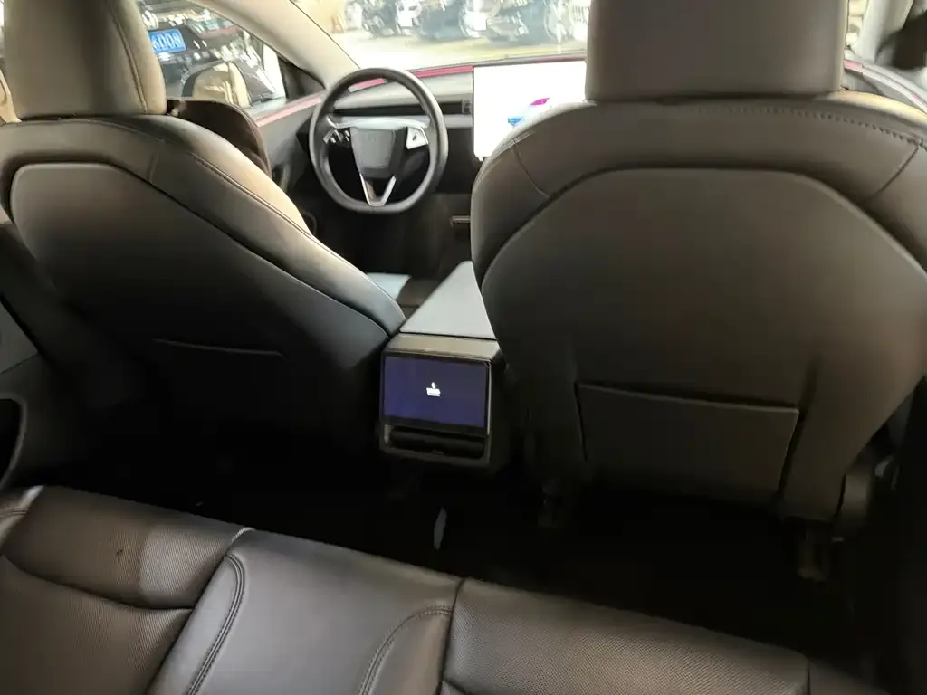 Tesla Model 3 — фото 4