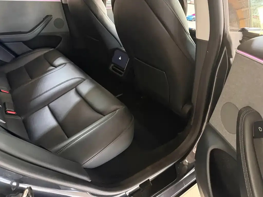 Tesla Model 3 — фото 2