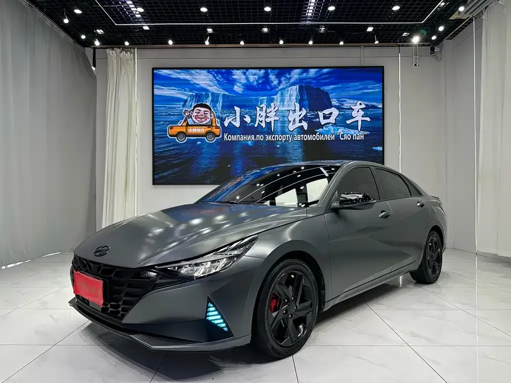 Hyundai Elantra — фото 1