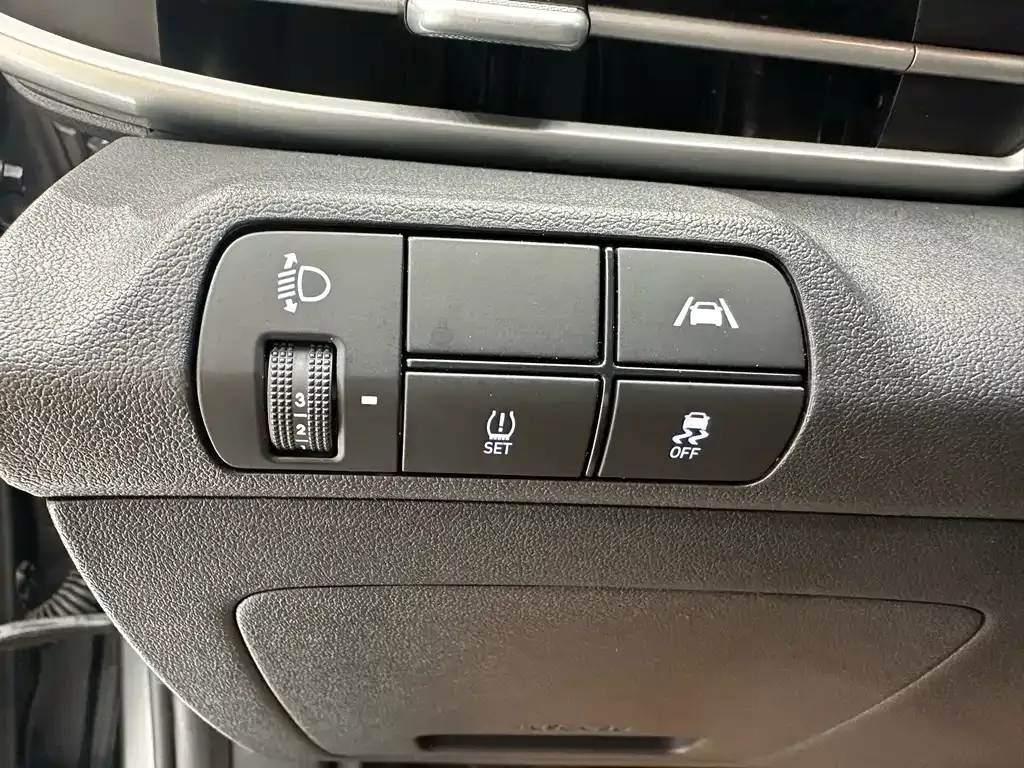 Hyundai Elantra — фото 9