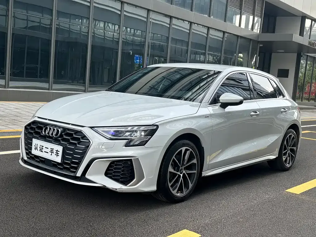 Audi A3 — фото 1