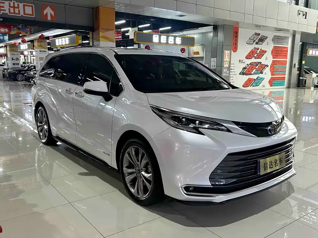 Toyota Sienna — фото 4