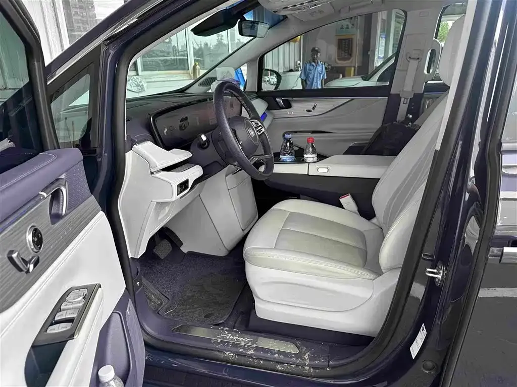 Buick GL8 Hybrid — фото 6