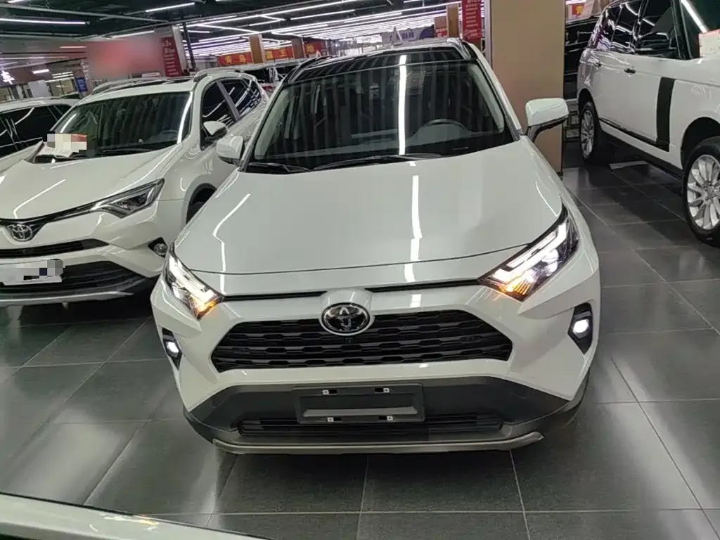 Toyota RAV4 — фото 2